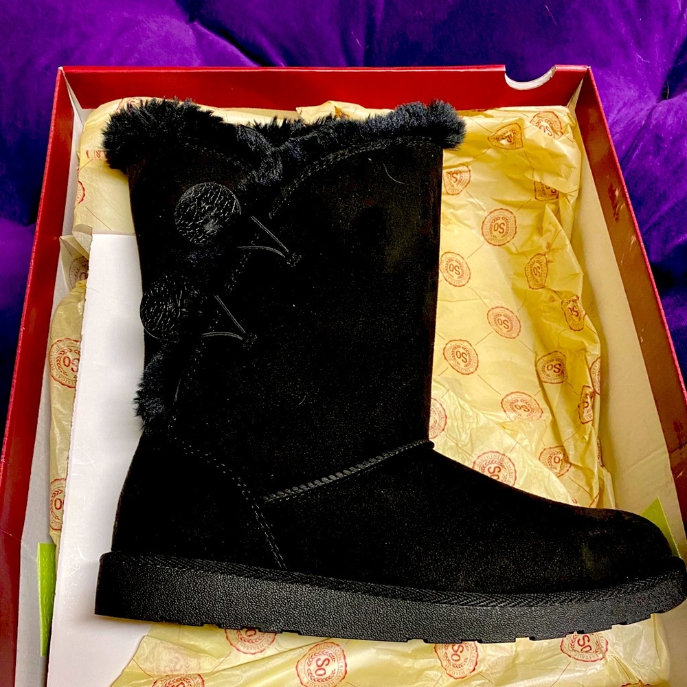 Black boots